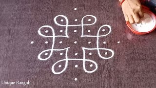 Easy 7 dots Sikku kolam  Easy Chikku muggu  Simple rangoli with 7 dots  Kolangal  Unique Rangoli [upl. by Oigroig]