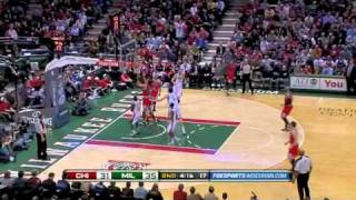 Derrick Rose with the crossover on Brandon Jennings gets the layup [upl. by Ruhl]