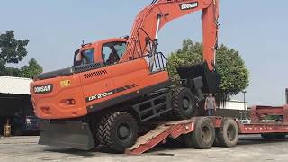 Bán Máy Xúc DooSan DX140 DX55 DX190 DX210 mới 100 LH 0975916636 [upl. by Assirram]