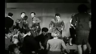 Joey dee amp The Starliters “Shout Pt 12” 1961 Film  Let’s Twist Again [upl. by Diena]