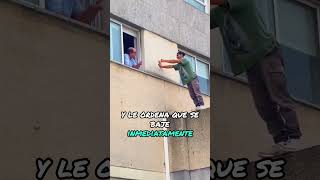 Hombre haciendo parkour ll ActualizaT curiosidades sabiasque sabias infomacion noticias [upl. by Ailegna]