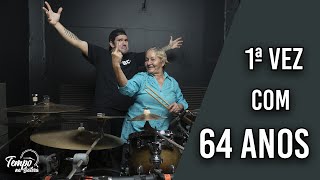 BATERISTA MÃE DE 64 ANOS [upl. by Nnairak]