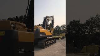 LOADING DELIVERY VOLVO EXCAVATOR TYPE EC350DL WITH BREAKER ATTACHMENT‼️ volvo excavator fyp [upl. by Erlene]