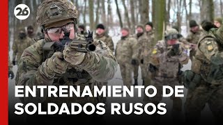 GUERRA RUSIA  UCRANIA  Soldados rusos entrenan en la región ocupada de Lugansk [upl. by Niboc]