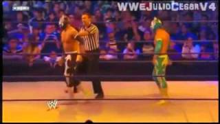 Sin Cara Negro Hunico Pierde la Mascara ante Sin Cara Azul Mistico  Smackdown 102111 [upl. by Quenby]