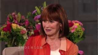 Gloria Vanderbilt Brings Favorite Mothers Day Gift from Anderson [upl. by Terriss]