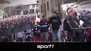 Wahnsinn beim Fanmarsch 15000 Fans von Eintracht Frankfurt erobern Mailand  SPORT1 [upl. by Tedi]