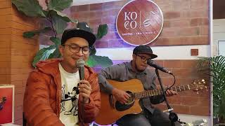 Eraserheads — Ligaya cover by Timmy Go and Rescher Kim Galinato of The Sugarpaps at KoCo Cafe [upl. by Linneman]