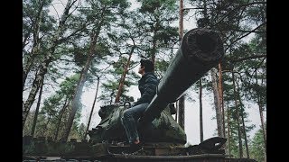 Tanques de guerra ABANDONADOS en el bosque  Victor Navarro [upl. by Egon]