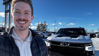 2024 CHEVY SILVERADO ZR2 SUMMIT WHITE 62L V8 GRAYSTONE INTERIOR FULL WALKAROUND [upl. by Anaitat]