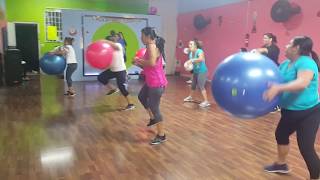 PLAKITO by Yandel  fitball pelotas class con Chelsea CD5XXFITNESSPROGRAM [upl. by Jit839]