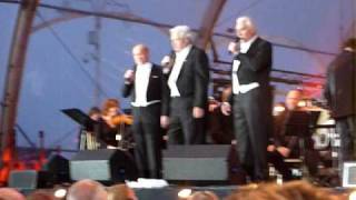 3 Baritons live Scheveningen lied Mama met Ernst Daniel Smid Henk Poort en Marco Bakker [upl. by Xuaegram]