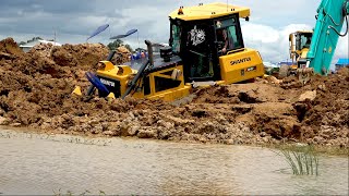 Absolutely Incredible Expertly Technique DOZER SHANTUI DH17 C2 Stuck Recovery By Excavator Success [upl. by Jaala]