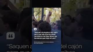 quotSAQUEN AL PINGÜINO DEL CAJÓNquot Diputados de Milei cantaron ante zurdos lanza piedras en la UNLP [upl. by Ynabe899]