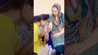 Mehendi kiskis beti ne lagva li 😍trendingshorts special karvachauth viralvideo krishnadevi [upl. by Epilif]