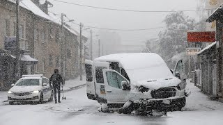 Kombijem s migrantima bježao po Zagrebu zabio se u policijsku blokadu [upl. by Lynde747]