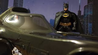 DC multiverse mcfarlane toys batman 89 Michael Keaton batman batmobile action figure review [upl. by Joyann]