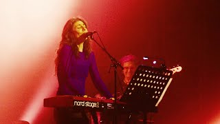 Julia Holter  Evening Mood Live at EartH [upl. by Wittie]