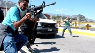 Balacera en Vivo Fuerzas Armadas vs Sicarios del El Chapo Guzman en Tijuana Baja California [upl. by Roumell]