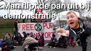 Automobilist WOEST bij demonstratie Extinction Rebellion [upl. by Gilleod]