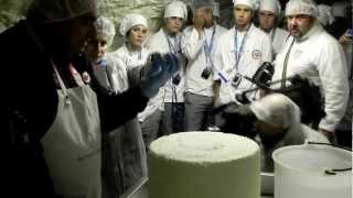 La salatura del Pecorino Romano DOP nelle grotte Brunelli a Prima Porta [upl. by Hepzi]