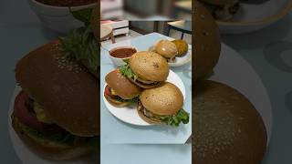 Beef burger 🍔 by my chef friend 👨‍🍳 burger beefburgers cheeseburger beefrecipe [upl. by Tulley158]