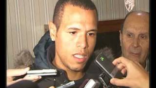 Rueda de Prensa Luis Fabiano 020108 [upl. by Asylla]