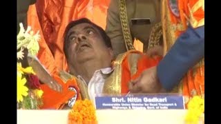 Union Minister Nitin Gadkari falls unconscious during national anthem in Maharashtra [upl. by Adikam211]