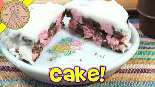 Easy Bake Ultimate Oven Checkered Cake amp Whoopie Pies  Vintage Kitchen [upl. by Joaquin49]