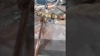 Curenje freona na rashladnoj vitrinikako pronaci hvac hvactraining acservice [upl. by Ardnoik799]