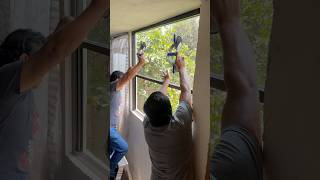 Instalando una ventana de aluminio acompáñame ventana instalacion aluminio diaadia trabajo [upl. by Aiekat]