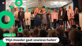 Eindmusical kan nu vaak toch met publiek [upl. by Ahseeyt]