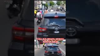 TIGA BUS WISATA MENUJU KRATON JOGJA buswisata kratonjogja [upl. by Samara]