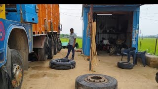 Lorry 1000208Tyre Changing One Side To Another Side tyreservicetyreworksaleemvlogss [upl. by Derf]