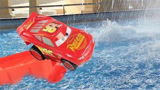 Lighting McQueen toys amp cars toys at the water park  Pretend to play with toy cars amp toy slides [upl. by Violetta]