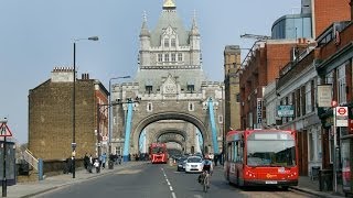 London streets 244  Guy´s Hospital SE1  Tower Bridge  Bishopsgate  River street EC1 [upl. by Saitam949]