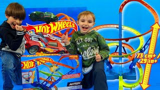 HOT WHEELS  testando pista CICLONE DE ALTA VELOCIDADE  Spiral Speed Crash  Família Fafafran [upl. by Anauqahs720]