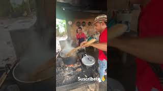 AL SAMI LE GUSTA ES LA YUCA🤣🤣🤣 viralreel comida [upl. by Pearl349]