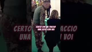 Meloni arruola la soldatessa che mette ko il collega uomo quotLei viene con mequot [upl. by Hafinah]