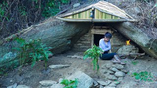 Camp despite heavy rain  Bushcraft wilderness survival shelter [upl. by Glynda]