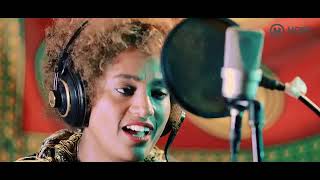 Tinsae Gobena amp Mimi Muluken EIJ ENINSA እጅ እንንሳ New Ethiopian Music 2020 Official Video YouT [upl. by Alyakem]