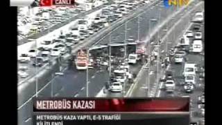 Merterde METROBÜS KAZASI İstanbul 12112009 [upl. by Valsimot]