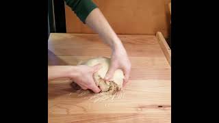 Slapping and Folding dough pane di Altamura [upl. by Deanne830]