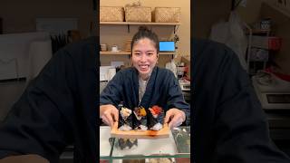 27歳女性職人さんが握る具沢山おにぎり🍙コンビニの5倍の具が入ったおにぎりは口の中でふわっと解けて絶品！大好物は高カロリー japan japanesefood rice asmr [upl. by Ariak993]