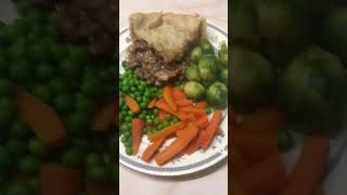 Steak Kidney Pudding and vegetables videoshortfoodviralvideoyummysatisfyingshortsvideoeasy [upl. by Sucramej]