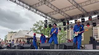 Imagination Movers  Gust of WindSabotage Beastie Boys  Live at Festival International [upl. by Aliab]