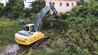 Incredible ME210LC MATADOR excavator clearing TREE for new construction [upl. by Enelaj]