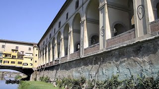 Imbrattate le Gallerie degli Uffizi danneggiato il corridoio vasariano Individuati due sospettati [upl. by Ynnob]