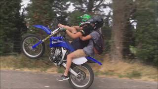 AVIGNON Bike Life 450 YZFYzKxf  Wheeling  CRASH [upl. by Enidlarej]