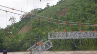 Construcción de puente sobre el rio Huallaga en Madre Mía 1 [upl. by Cyndy]